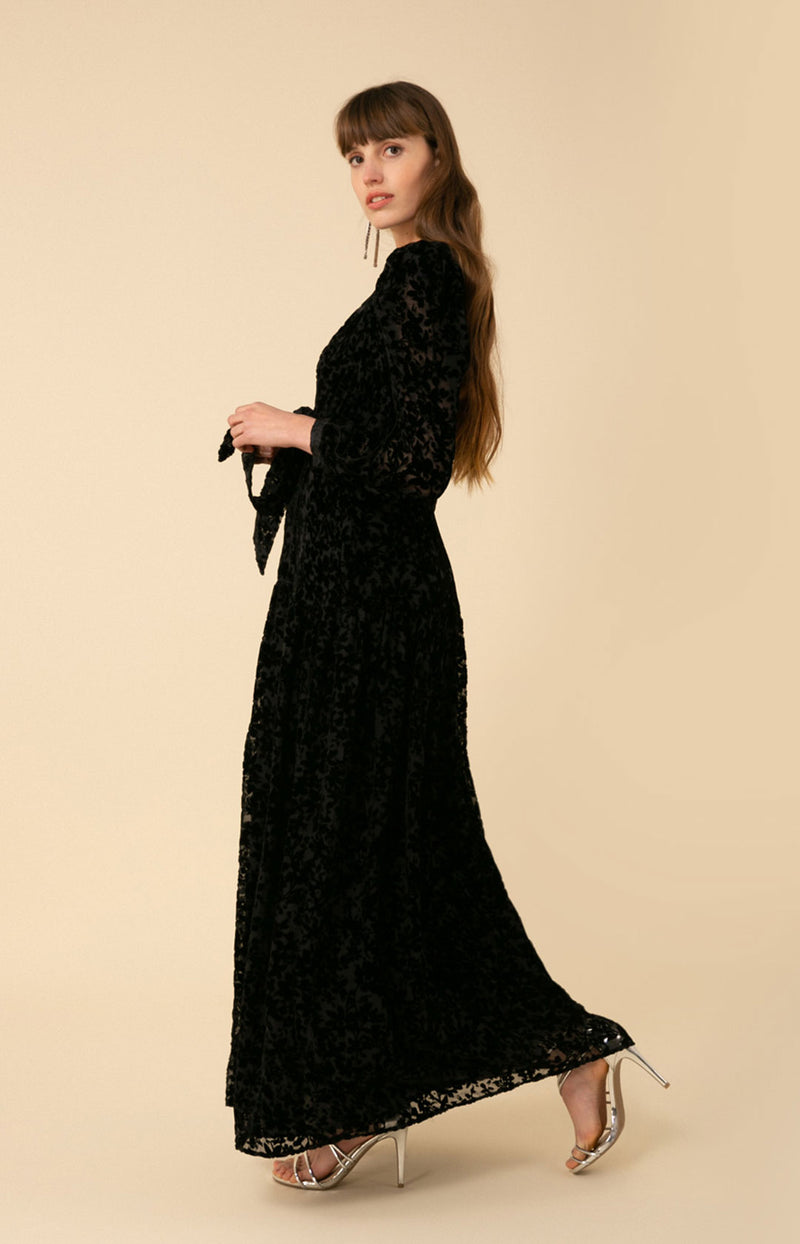 Heloise Solid Velvet Burnout Maxi Dress Black / M Heloise Solid Velvet Burnout Maxi Dress Black / M