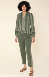 Pia Pant,color_olive